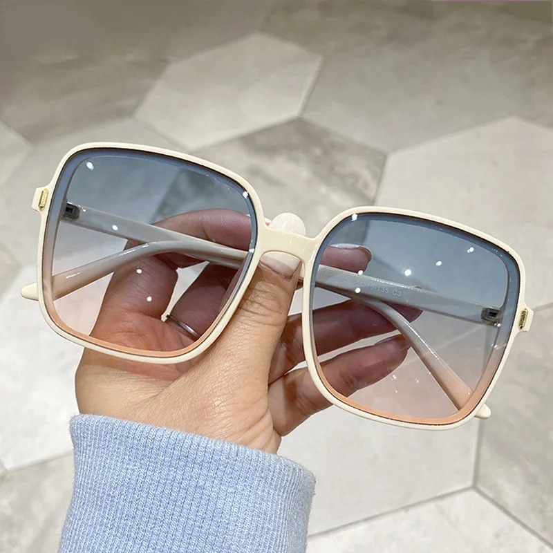 Luxury Zone - Kacamata Hitam Vintage Oversized Persegi Wanita