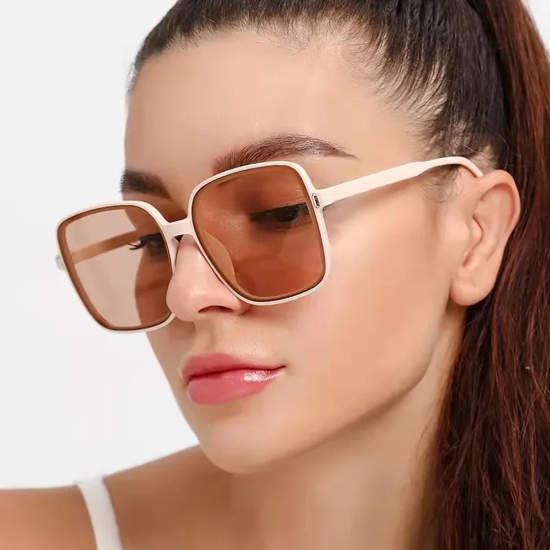 Kacamata Hitam Vintage Oversiz - Luxury Zone ulasan dan harga