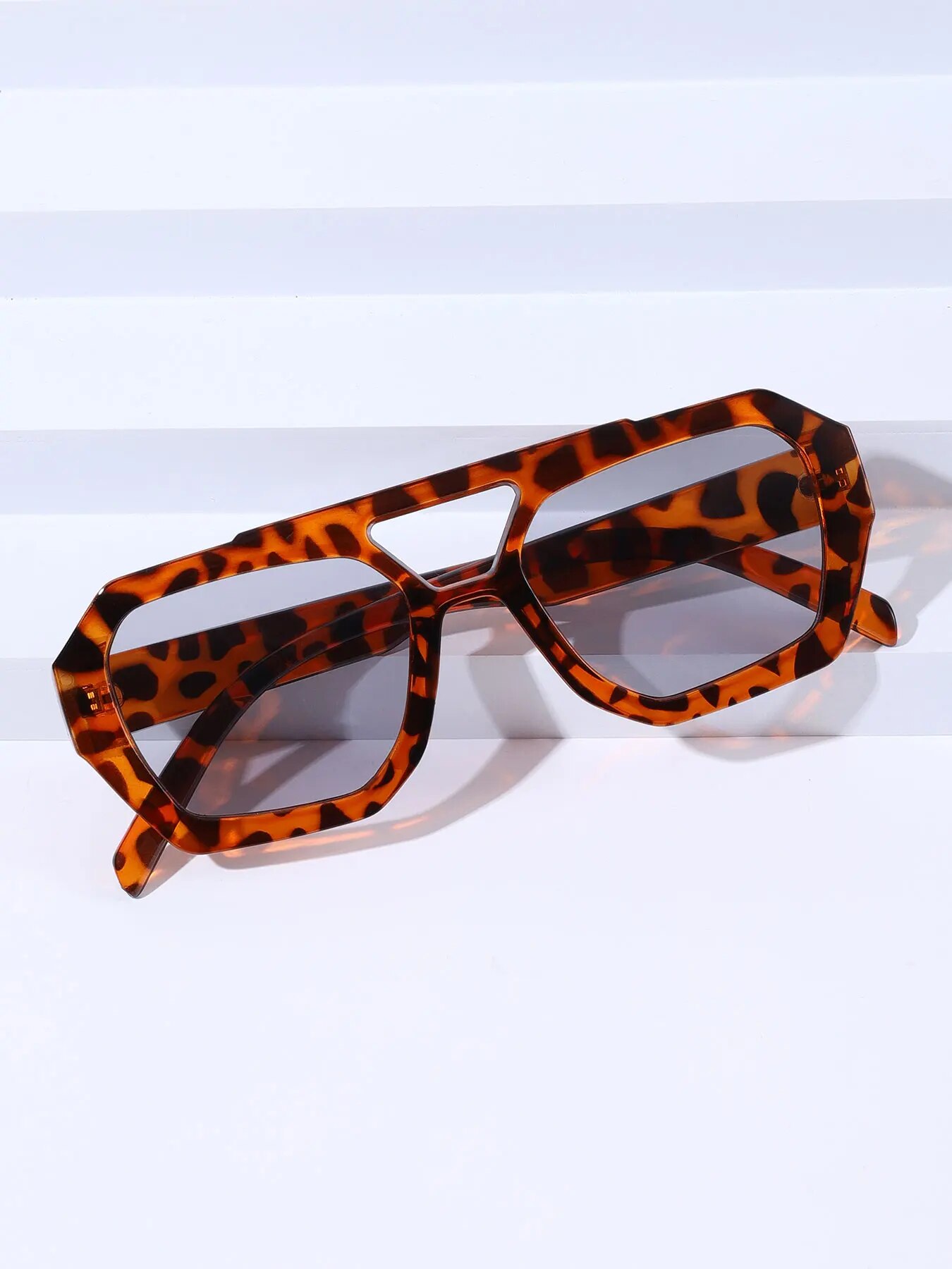Kacamata Hitam Vintage Persegi - Luxury Zone ulasan dan harga